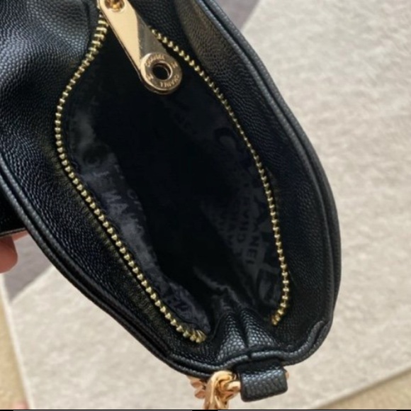 New Auth. Chanel GWP Phone Holder Bag - Picture 5 of 11